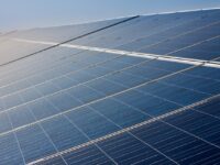 Instalar placas solares te permite pagar menos en la Renta: así puedes beneficiarte de las deducciones fiscales por eficiencia energética