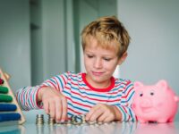Poner a un hijo como titular de una cuenta bancaria no es una donación (pero no todo vale ante Hacienda)