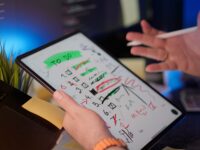 Pluriactividad: cómo emprender sin dejar tu empleo y qué obligaciones debes tener en cuenta
