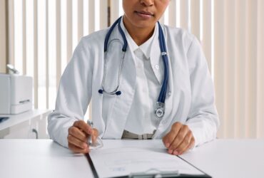 Las bajas médicas cambiarán su cálculo desde diciembre de 2026: claves para empresas, autónomos y trabajadores